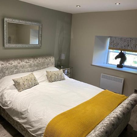 The Rose And Crown Hotel Leicester Esterno foto